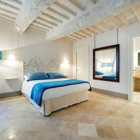 サルテアーノ Palazzo Pio III - Residenza D'Epoca Bed & Breakfast エクステリア 写真
