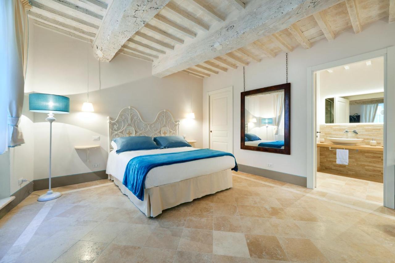 サルテアーノ Palazzo Pio III - Residenza D'Epoca Bed & Breakfast エクステリア 写真