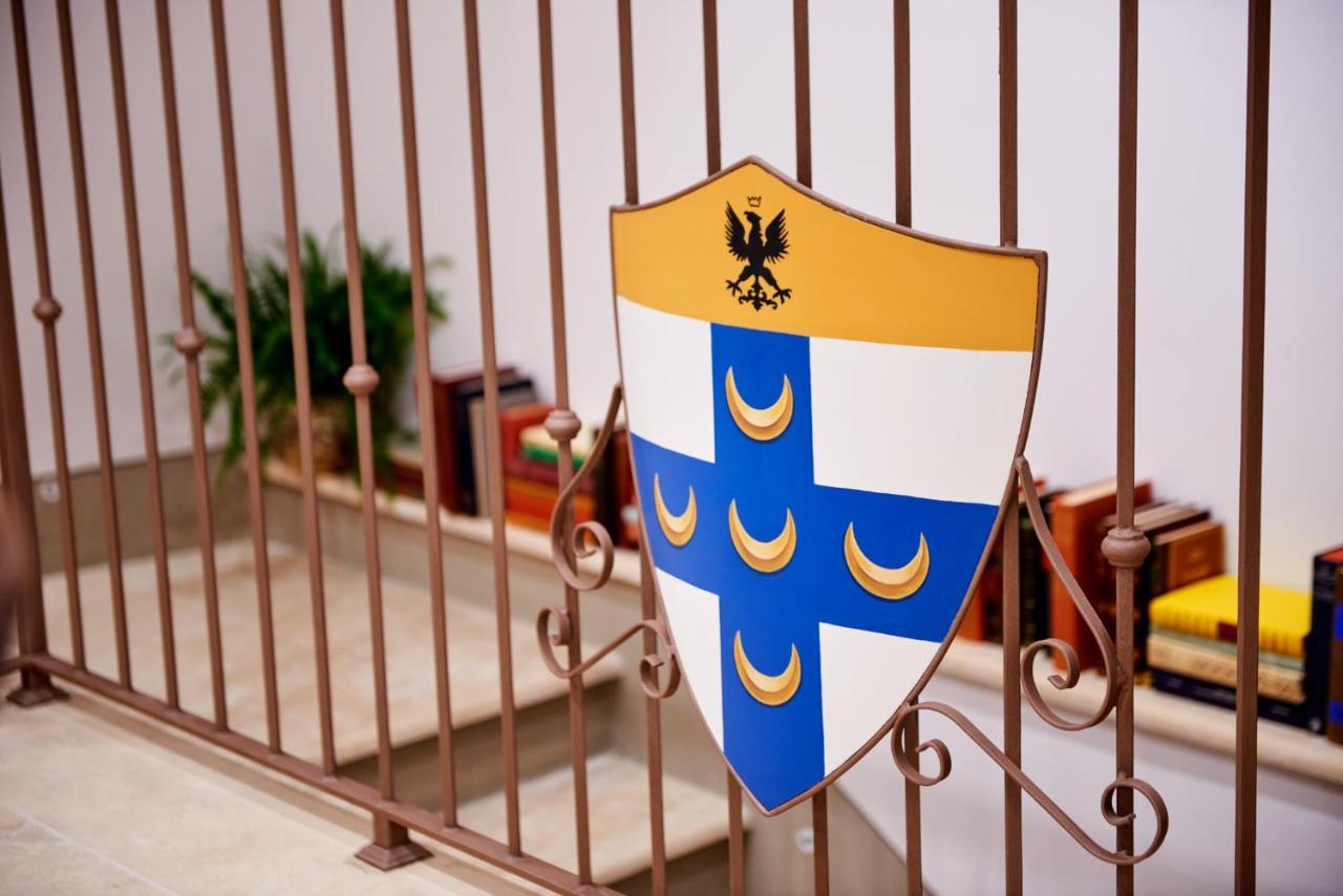 サルテアーノ Palazzo Pio III - Residenza D'Epoca Bed & Breakfast エクステリア 写真