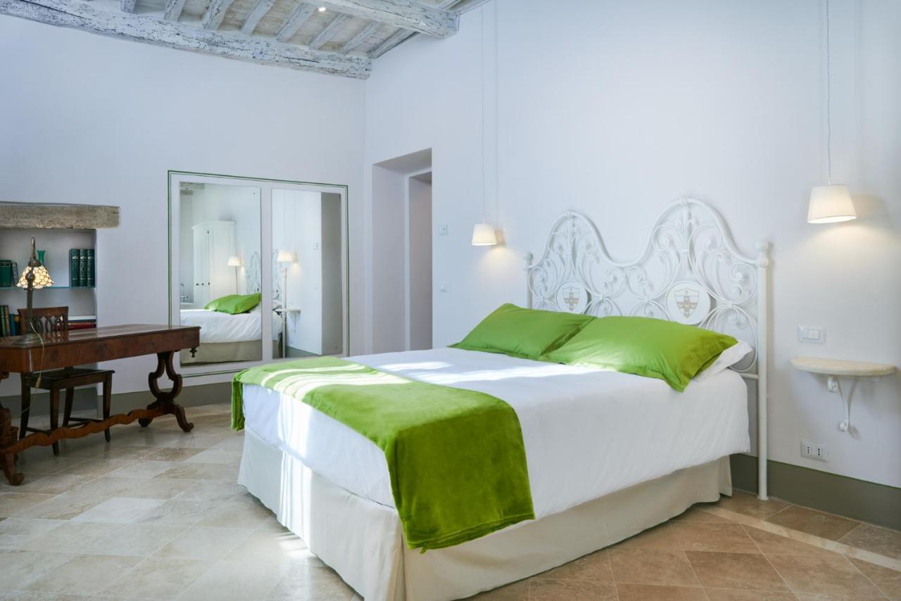 サルテアーノ Palazzo Pio III - Residenza D'Epoca Bed & Breakfast エクステリア 写真