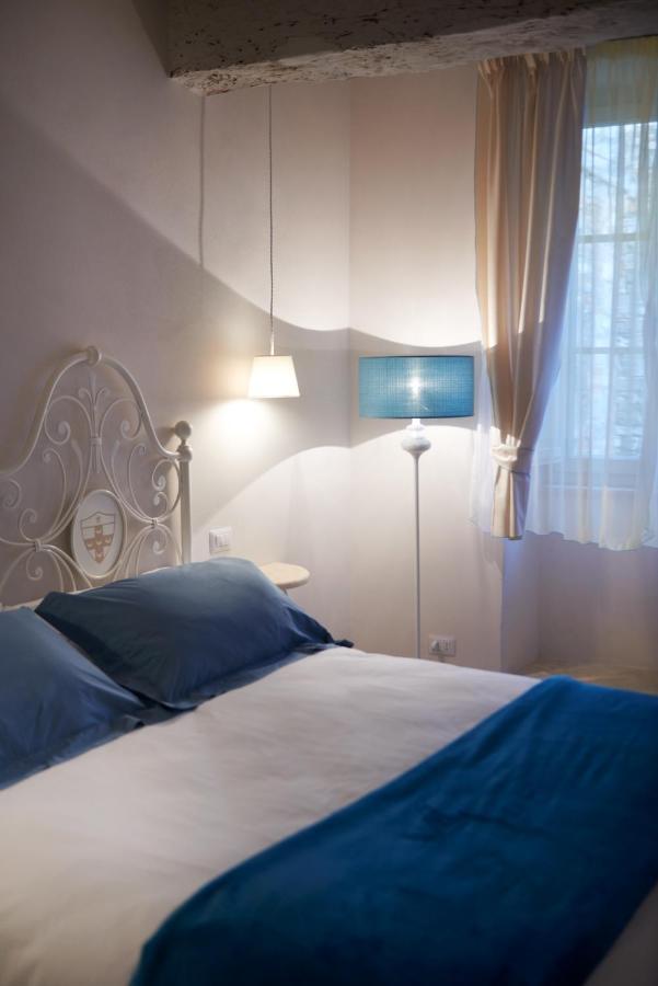 サルテアーノ Palazzo Pio III - Residenza D'Epoca Bed & Breakfast エクステリア 写真