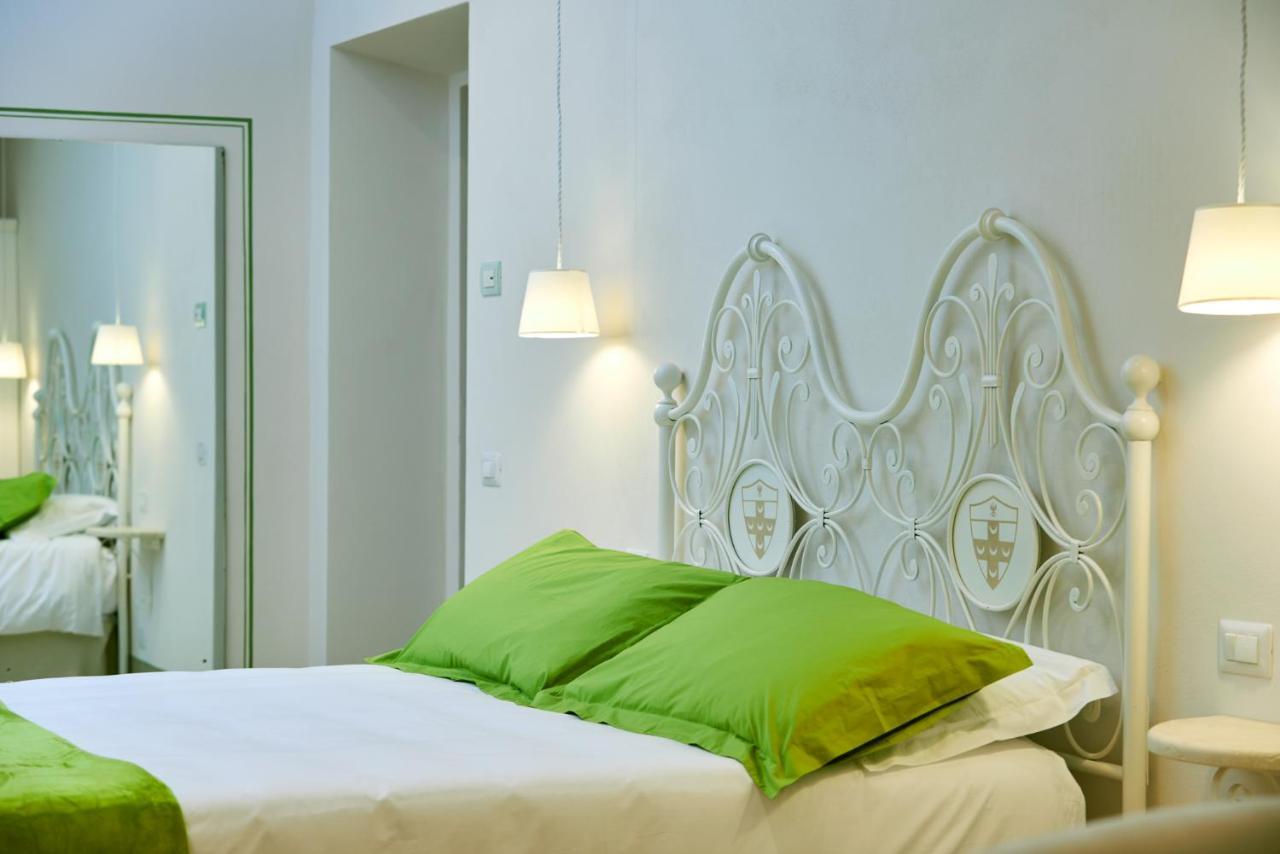 サルテアーノ Palazzo Pio III - Residenza D'Epoca Bed & Breakfast エクステリア 写真