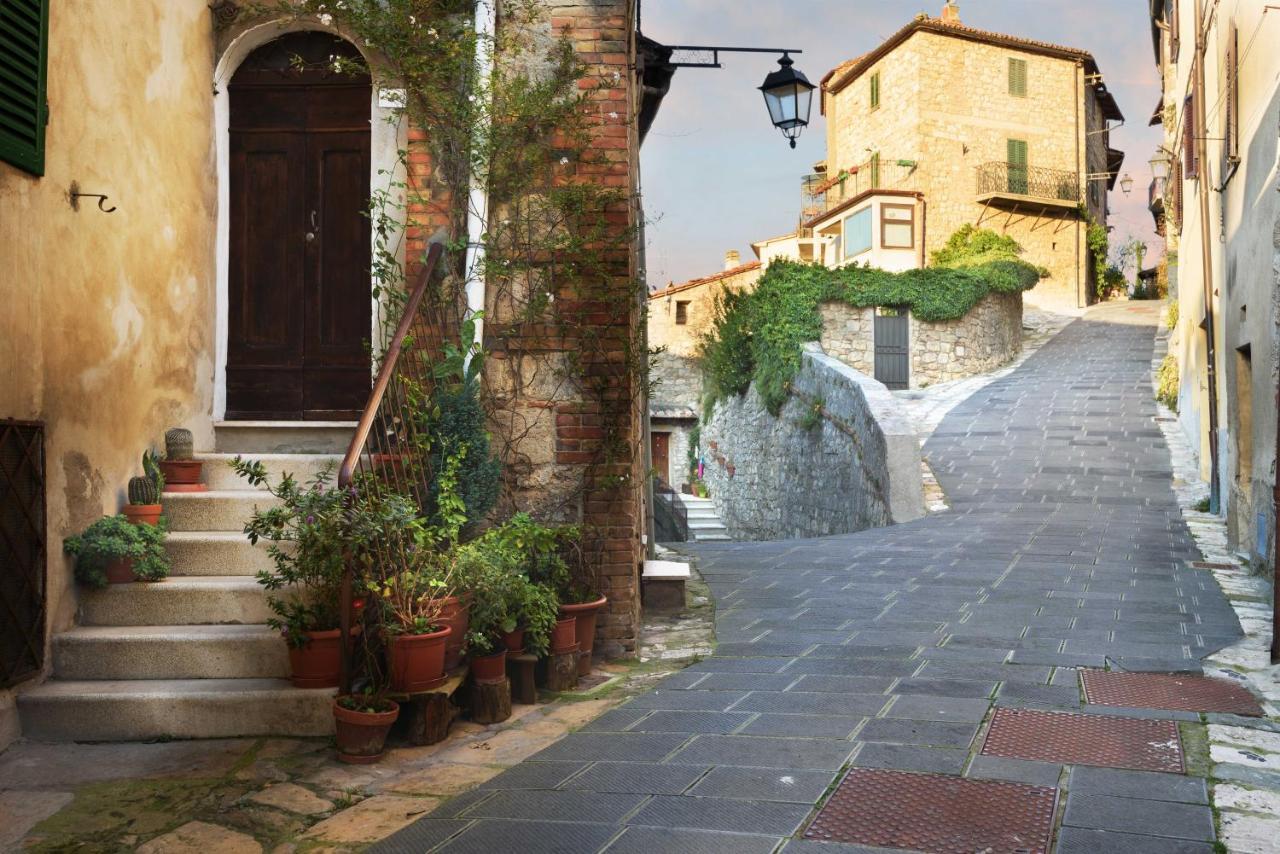 サルテアーノ Palazzo Pio III - Residenza D'Epoca Bed & Breakfast エクステリア 写真